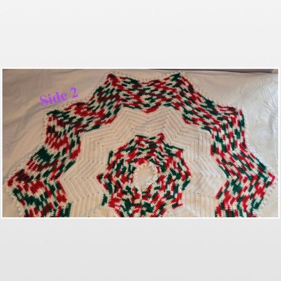 Vintage Christmas Tree Skirt Hand Crochet Snowflake Red Green White Grandma 70s - Picture 12 of 16